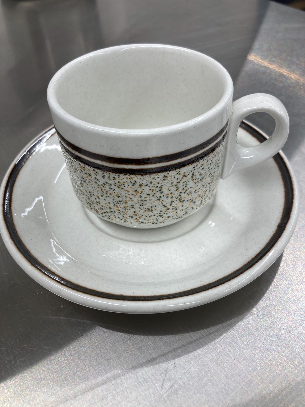 Set di piatti: *** Kaffeetasse mit Unterteller, Preis pro Set, total 87 – Usato da Leutwil venduto da Kiwi06 1