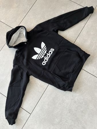 Pullover von Adidas Grösse.S in Top Zustand