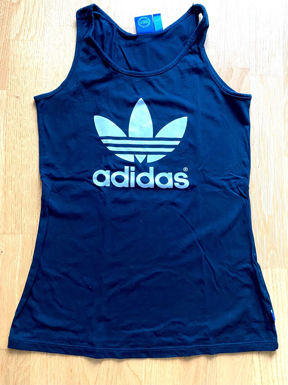 Adidas Top: Adidas Tanktop Gr.36 – Nuovo (secondo la descrizione) da Zollikofen venduto da AureusManus