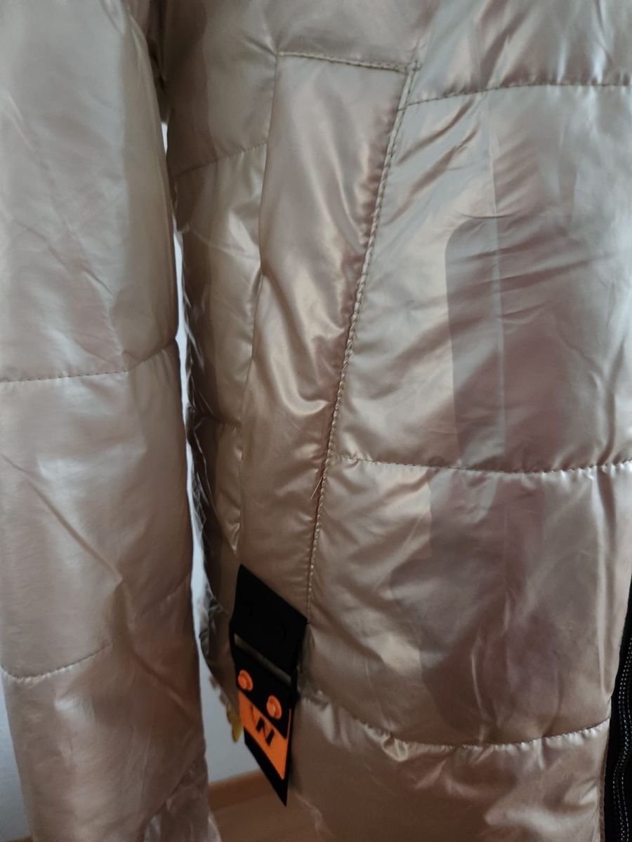 Giacche: Cream & Gold Puffer Jacket, Size S – Usato da Fällanden venduto da ekaterinatheissl 2