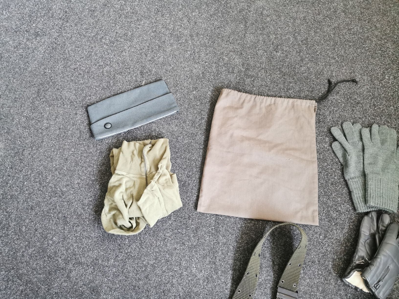 Schweizer Armee Uniformi: Armee Militär Material Gürtel Schnitz – Usato da Neuenkirch venduto da bf-109 2