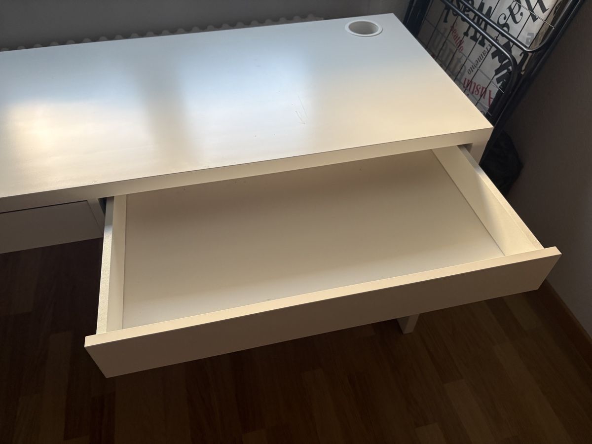 Ikea Bureaux: Schreibtisch weiss Ikea – D'occasion à Zofingen par sel_55fl 1