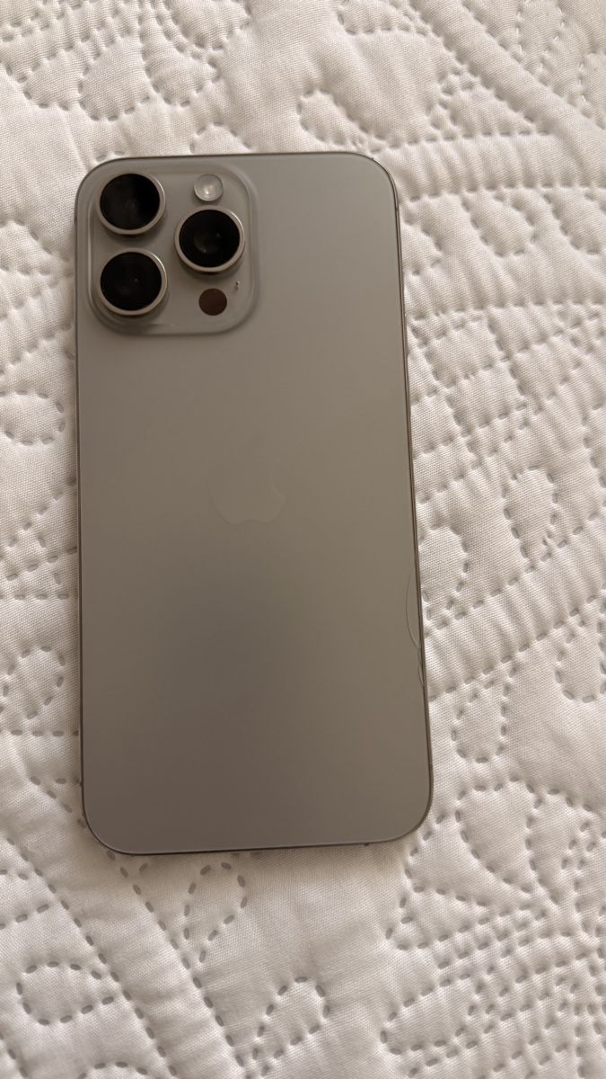 Apple Portables: Apple iPhone 15Pro max – Défectueux à Giubiasco par gazyy 2