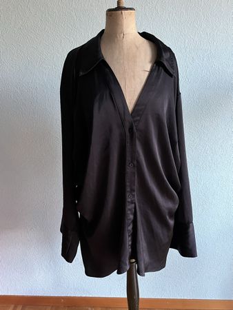 Chemise en satin noir XXL 
