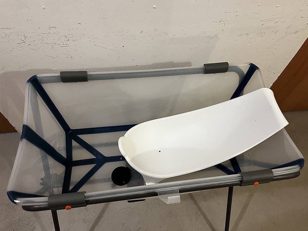 Vasche da bagno: Stokke Babywanne mit Gestell  – Usato da Anglikon venduto da Jenni89 1