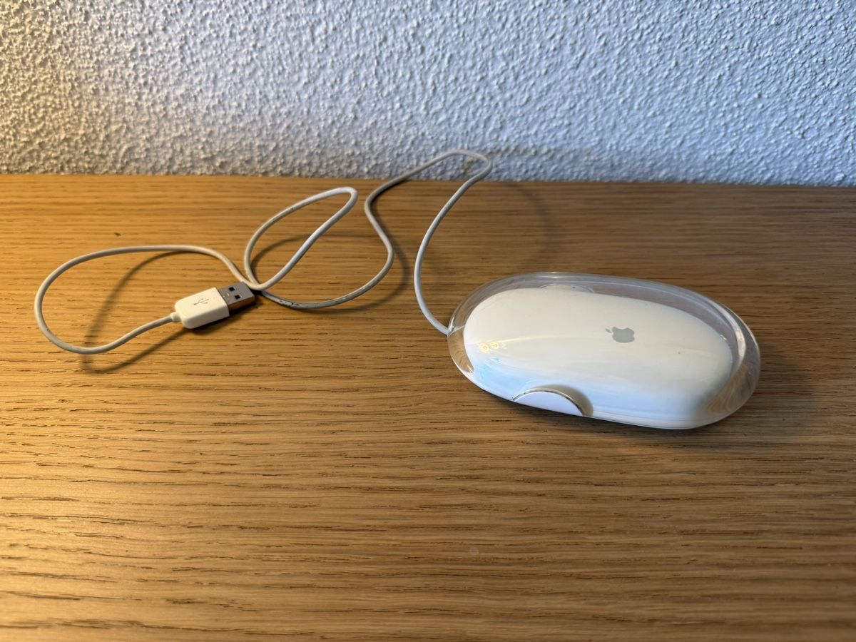 Apple Mouse: Souris Apple USB bon état – Usato da Kloten venduto da Mumiiin 1