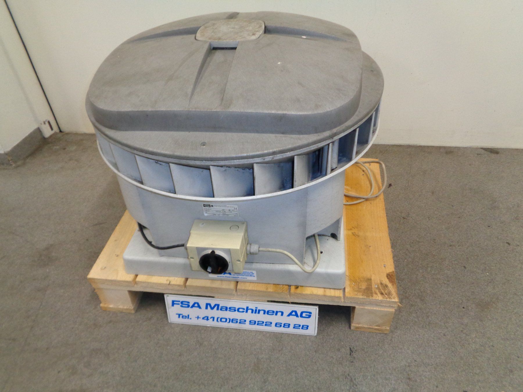 Helios Ventilatori: HELIOS Dachventilator mit EC-Motor DV EC 250 Pro – Usato da Aarwangen venduto da fsa-maschinen