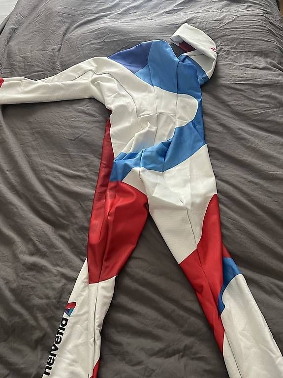 Completi, tute sportive e funzionali: Ski Renndress Swisscom - Grösse XL – Usato da Silvaplana venduto da SkoCats1 4