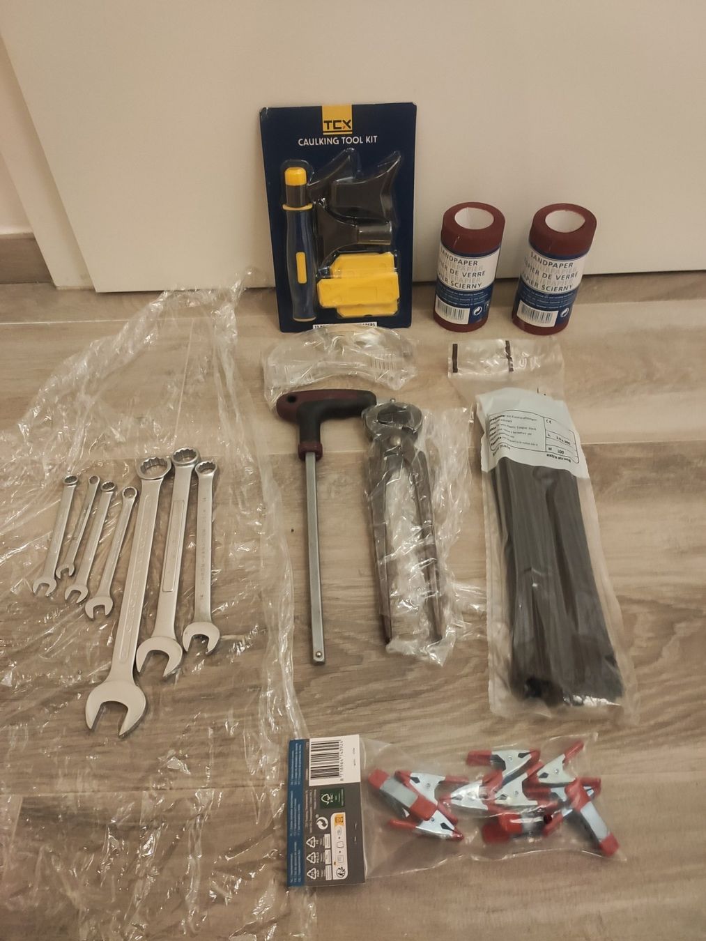 Alle Werkzeuge: Kit pour bricolage – Neu (gemäss Beschreibung) aus Neuchâtel von snips01