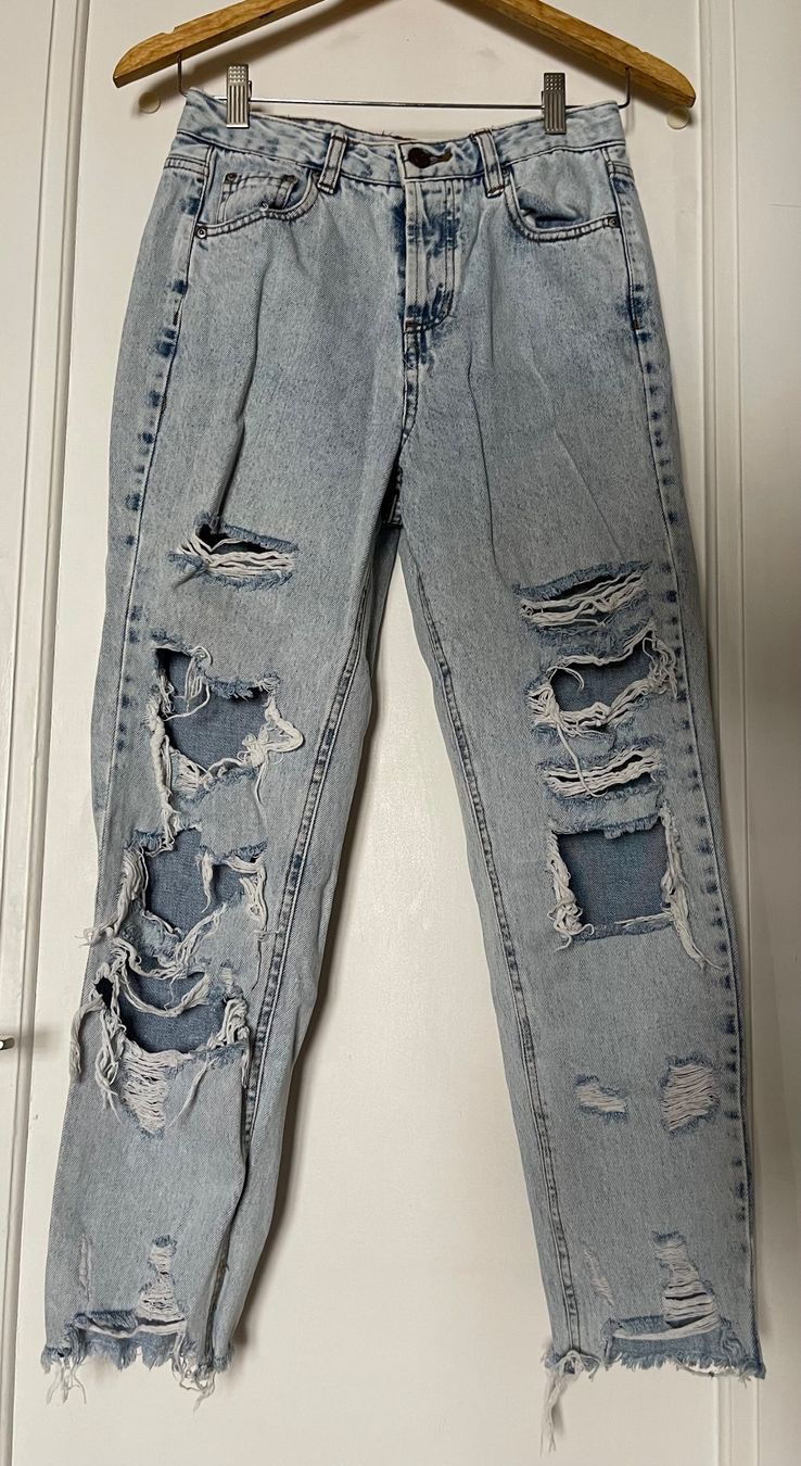 Pull&Bear Jeans: Jeans déchirés – Usato da Territet venduto da Estelle_elletsE