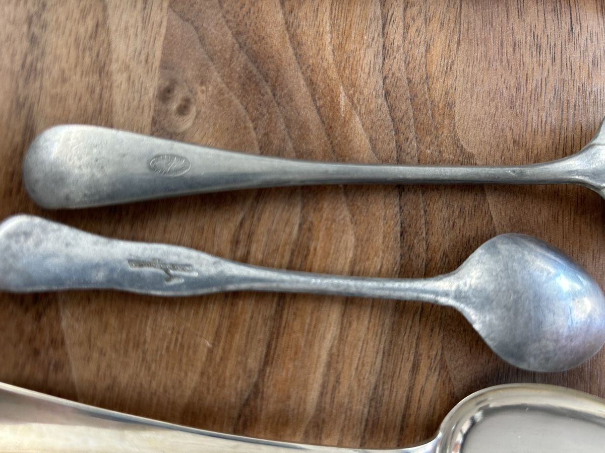 Set di posate: Verschiedenes Besteck Messer Gabel Löffel Silber Metall – Usato da Kreuzlingen venduto da Pix66 6