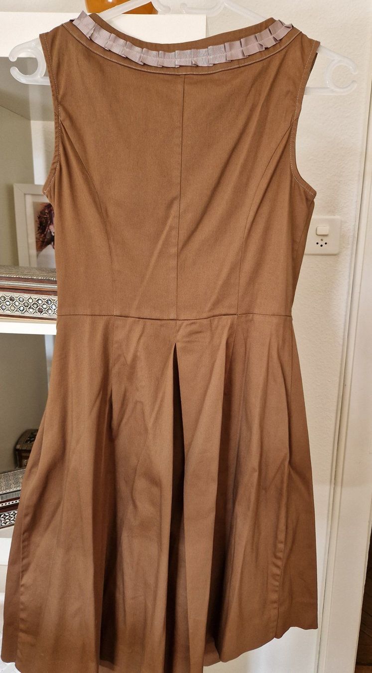 Kleider: Kleid NEU und ungetragen! – Neu (gemäss Beschreibung) aus Küsnacht ZH von 2011_