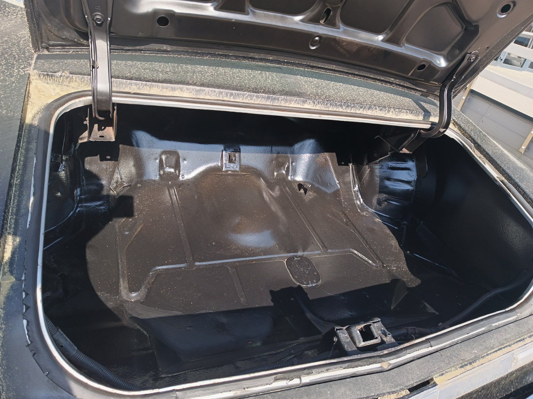 Oldsmobile Autos: Oldsmobile Cutlas Salon V8 5,7l – Defekt aus Kirchberg SG von Mathieu_de_Paris 4