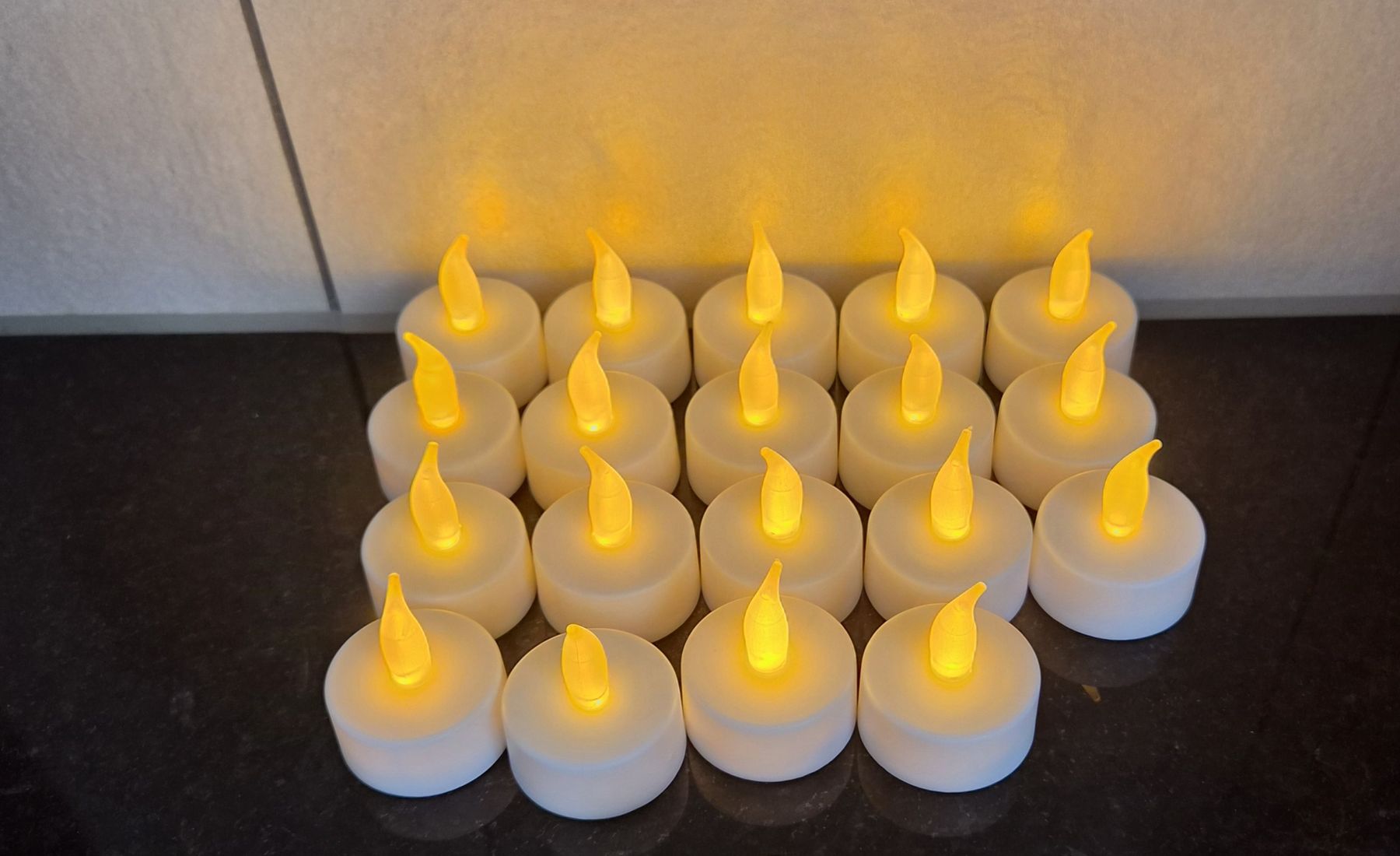 Candele: LED Teelichter Set mit Aufbewahrungsbox  – Usato da Melchnau venduto da Rhabarber_98 1