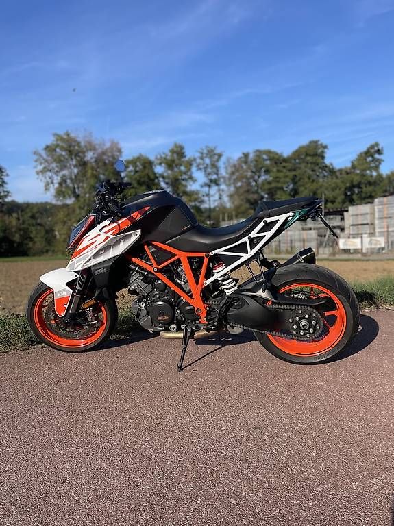 KTM Strada: KTM 1290 Superduke R White – Usato da Biel-Benken BL venduto da luc_2l5g 3