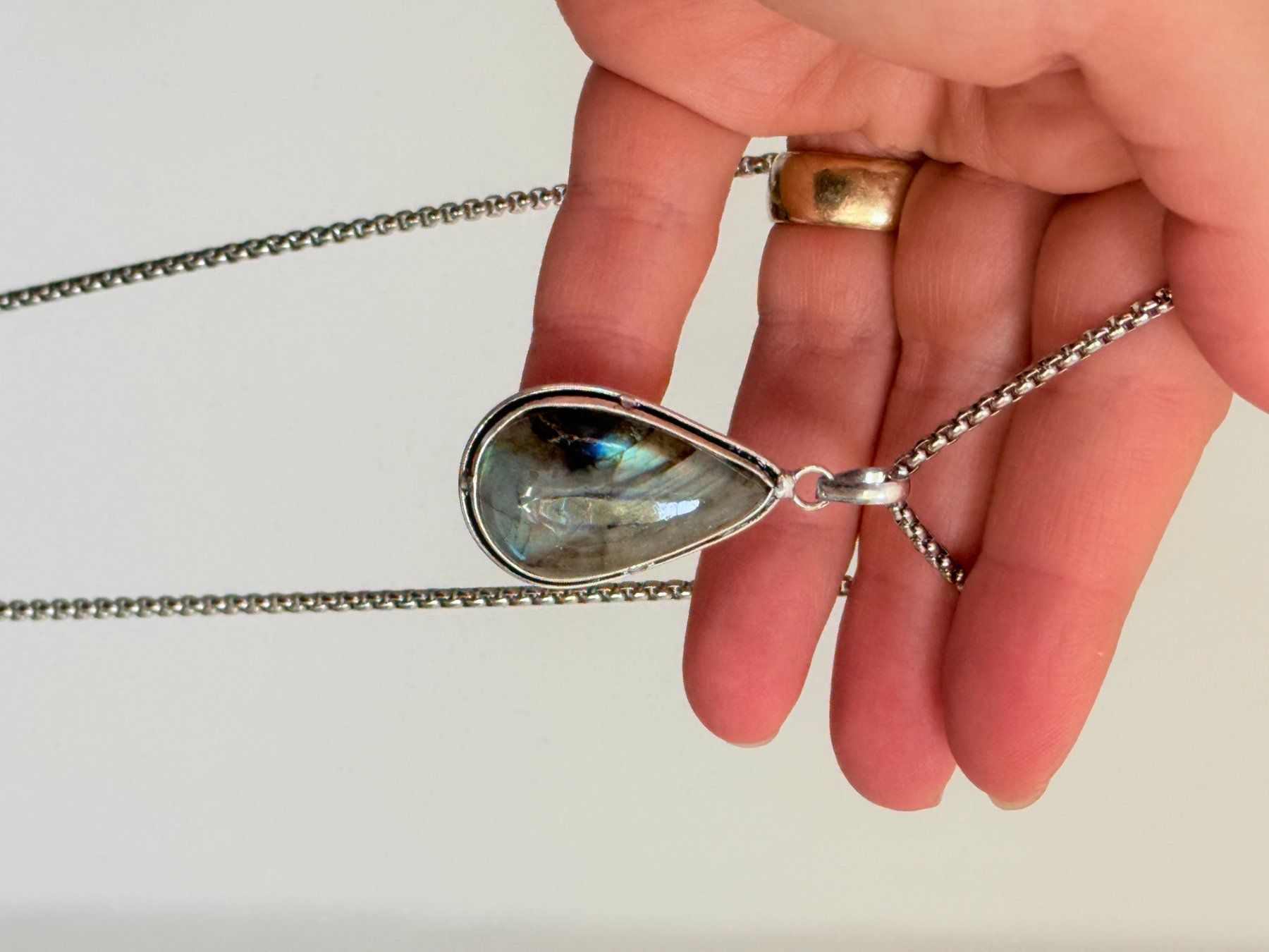 Catenine: Collier avec pendentif labradorite – Nuovo e nell'imballaggio originale da Genève venduto da AGBERG 8