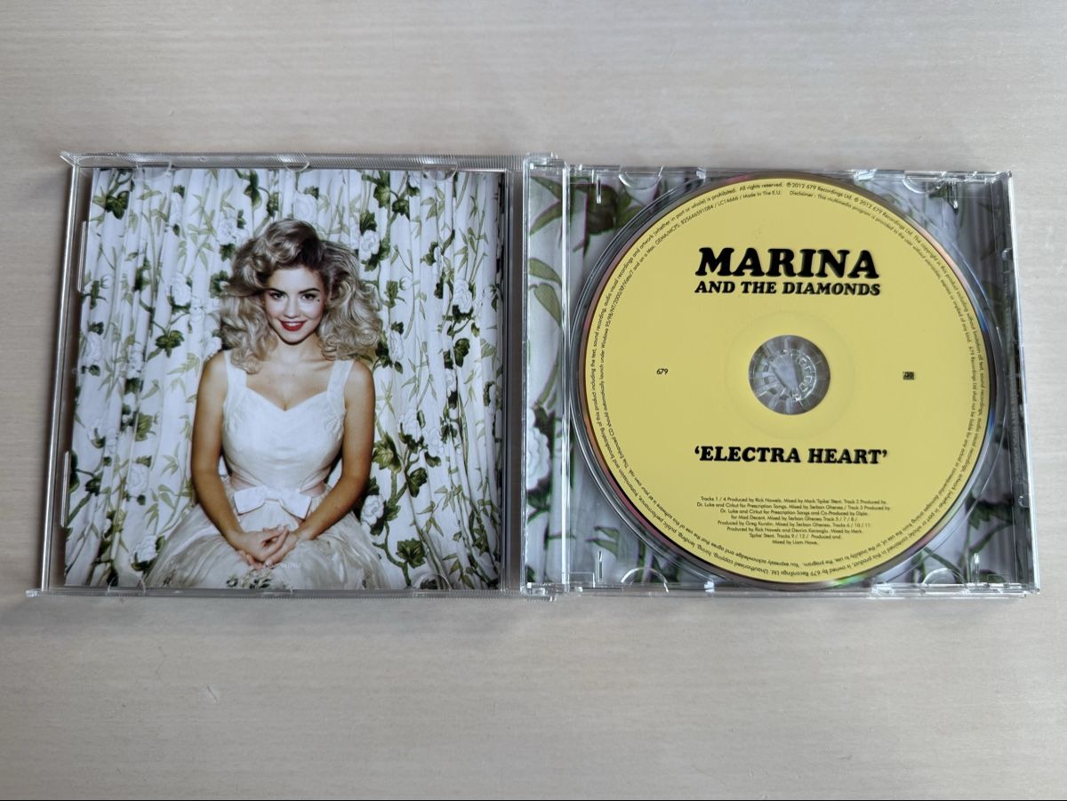 CD: Marina and the Diamonds Electra Heart CD – Usato da Oberried Brienz venduto da Chyara 2