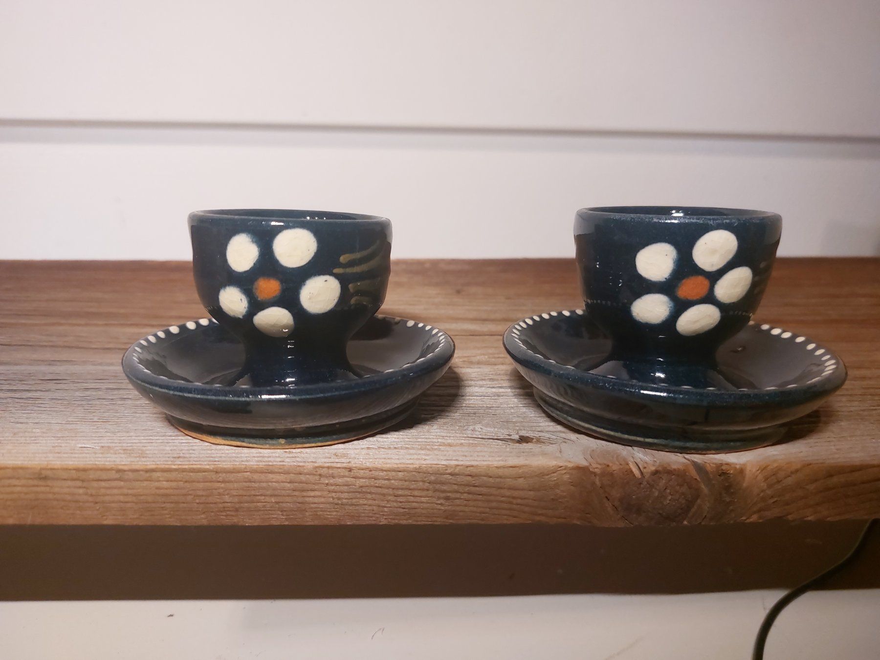 Sonstiges Geschirr: Blaues Eierbecher Set mit Blumenmuster, Handarbeit. – Gebraucht aus Heerbrugg von Sonytime 2
