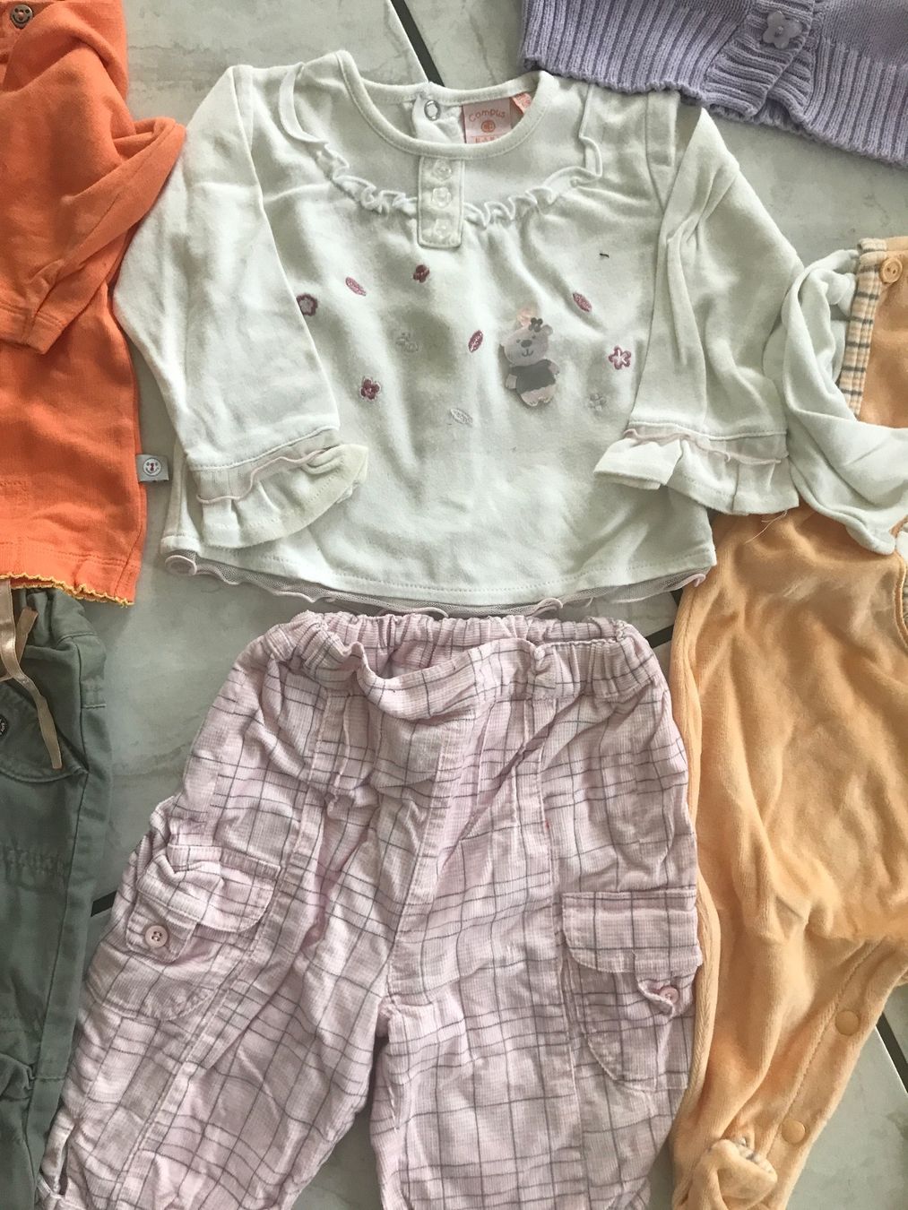 Lotti & Set di vestiti: Kleiderset 7 Teile Grösse 68 – Usato da St.Pantaleon venduto da frodobi 1