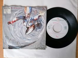 Spandau Ballet - Round and Round
