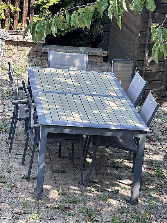 Set di tavolo e panche: Table extensible et 8 chaises – Usato da Penthaz venduto da Oceane40