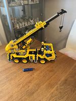 8460 Pneumatic Crane Truck