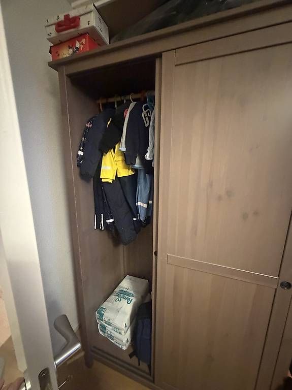 Ikea Armadi: Ikea Hemnes Schrank – Usato da Ermatingen venduto da Nessa22 4