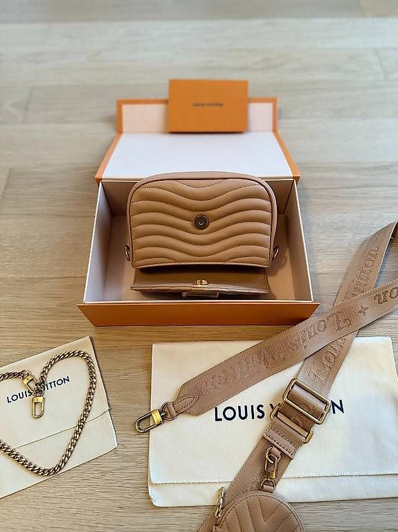 Borse da donna: Louis Vuitton Multi Pochette New Wave Bag – Usato da St. Gallen venduto da Sabrinaaa 1