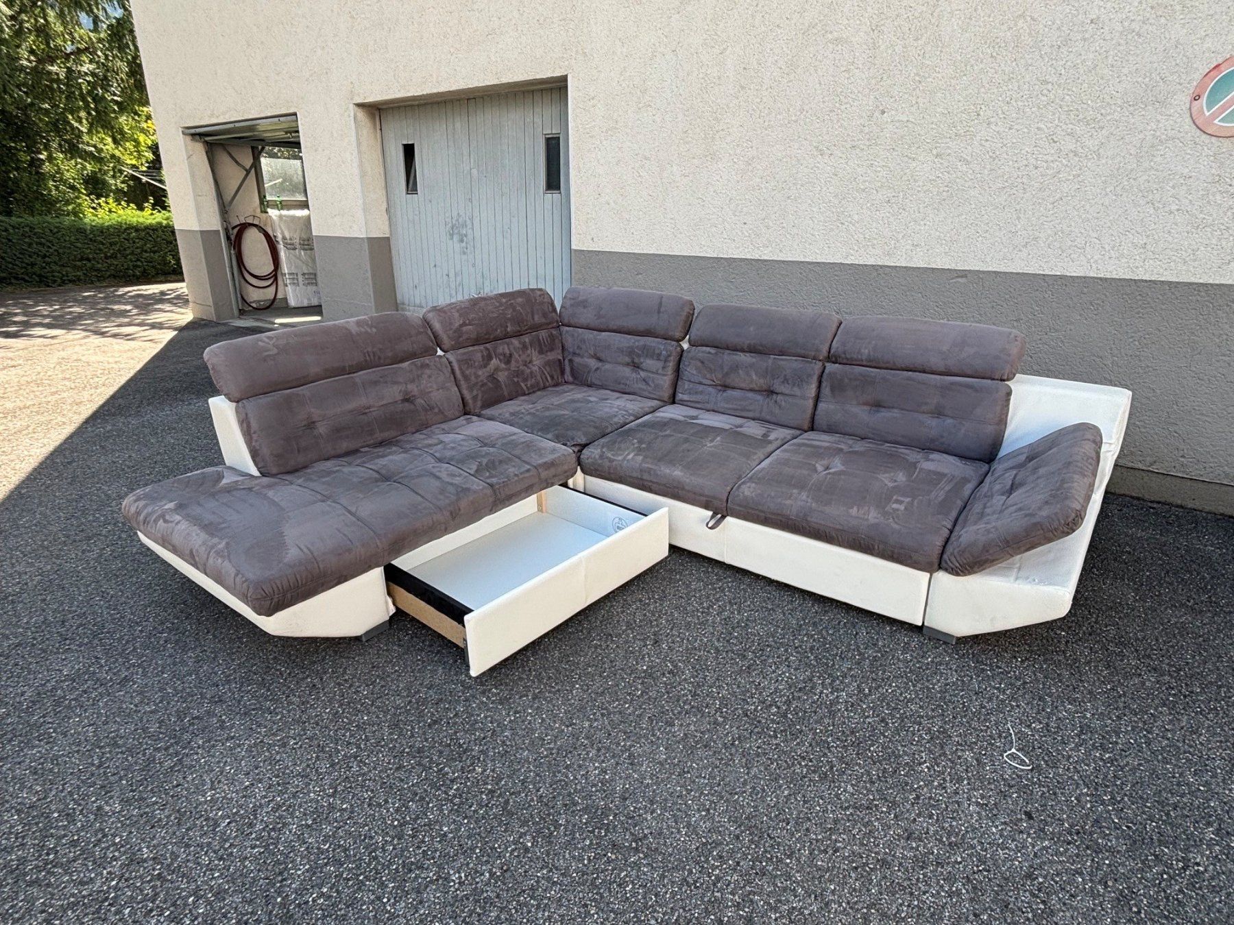 Sofas: Polstergruppe mit Auszugbett – D'occasion à Chur par Ujec 1