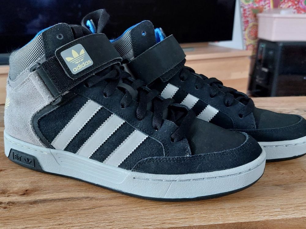 Chaussure adidas outlet varial mid