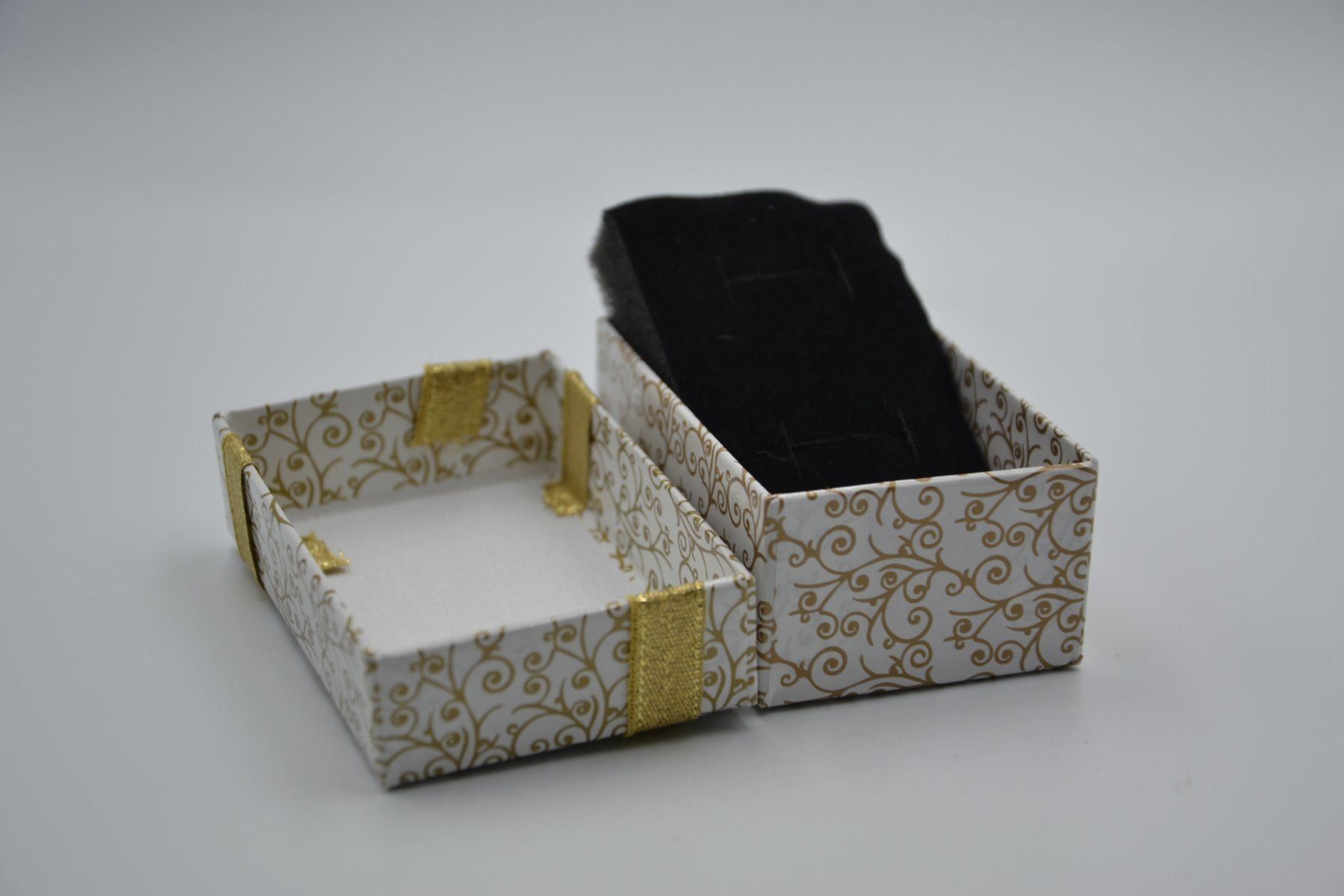 Sonstige Dekorationen & Accessoires: 99 St. Geschenkschachtel 7x 4.5 x 3cm – Neu und originalverpackt aus Meisterschwanden von tosbi 2