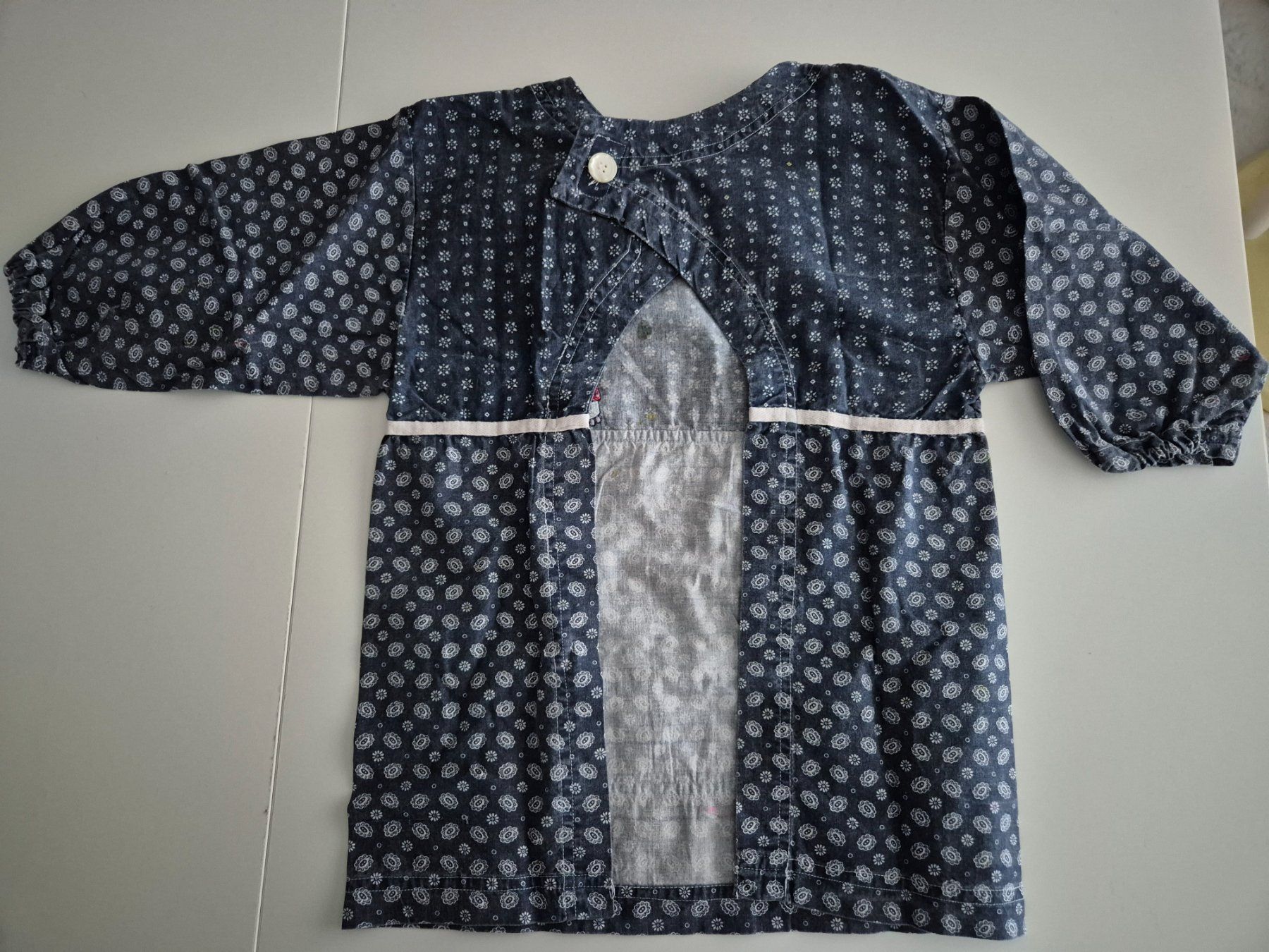 Altro per bambini: Kinder Mal-Schürtze/Umhang Gr. 116 – Usato da Zürich venduto da pau_y8mv 1