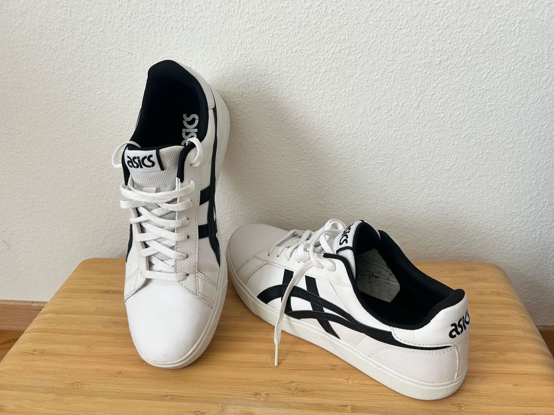 Asics Chaussures hommes: Asics Sneakers Classic - Weiss Grösse 44 – D'occasion à Biel/Bienne par ste_8vdy