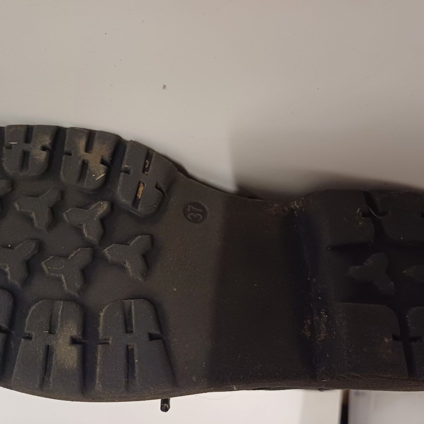 Scarpe da donna: Bottines lacées noires avec fermeture éclair, portées – Usato da Villeneuve VD venduto da vog_yc5s 4