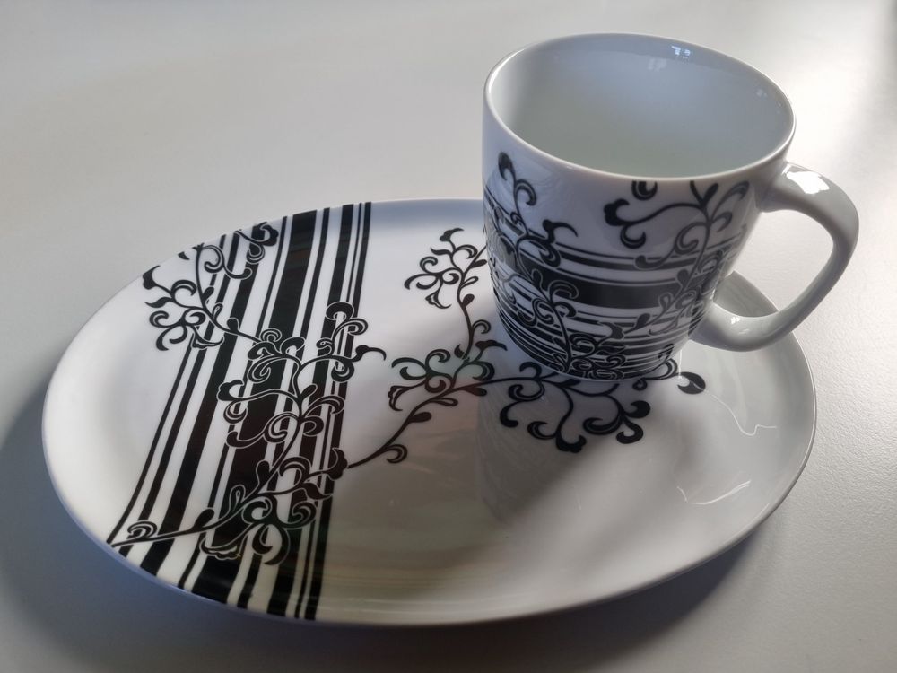 Set Petit Déjeuner Les Schtroumpfs En Porcelaine - Assiette, Bol, Tasse - Neuf Dans Sa Boîte