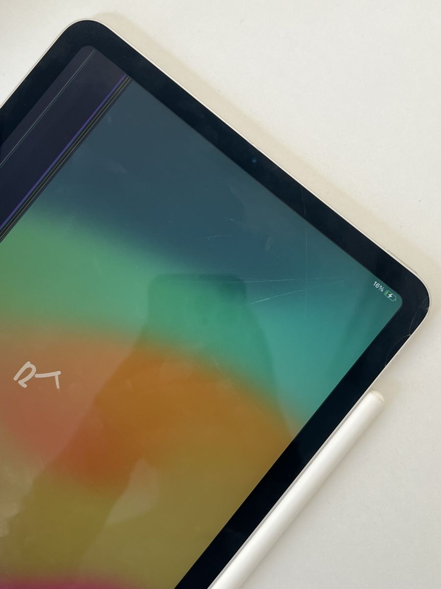 Apple Tablet PC: I pad Air – Usato da Zürich venduto da hannah.liaaa 1