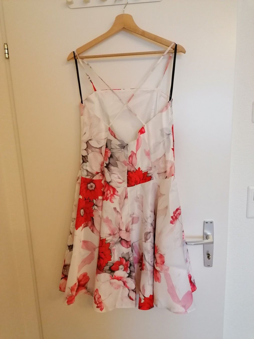 Kleider: Cocktailkleid NEU der Marke Swing, Grösse 40 – Neu (gemäss Beschreibung) aus Ballwil von Fleur.01 1