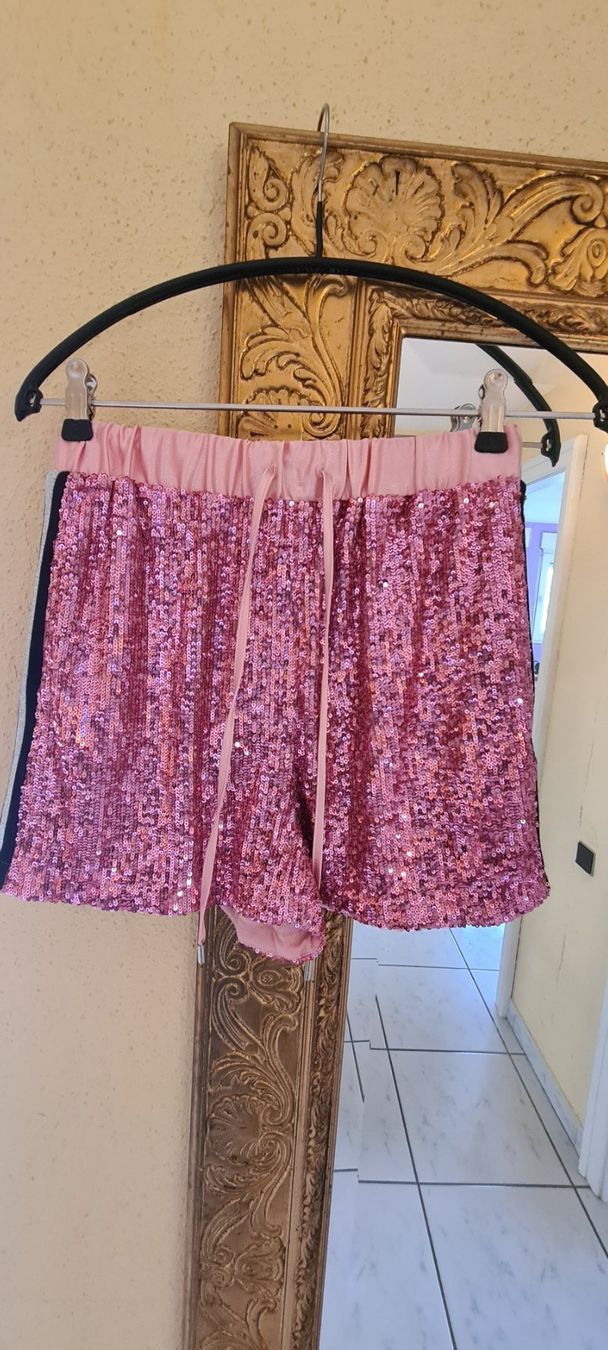 Guess Pantaloni: Guess Paillettes Shorts – Usato da Allschwil venduto da Virgo