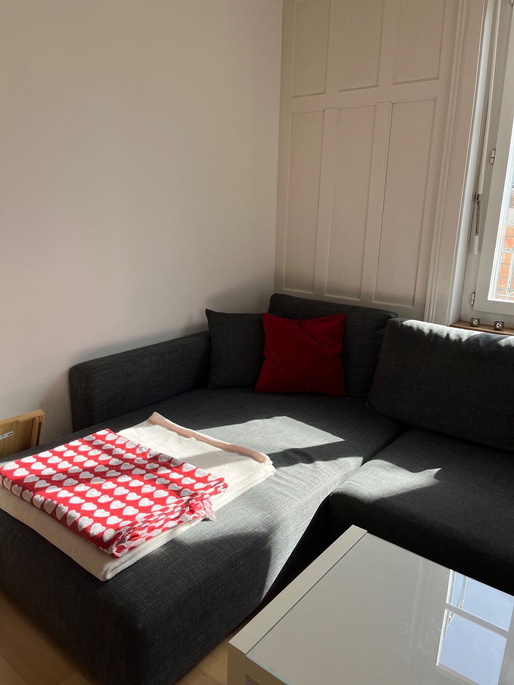 Ikea Sofas: Ikea Sofa grau & riesig – Gebraucht aus St. Gallen von nina.zzh 4