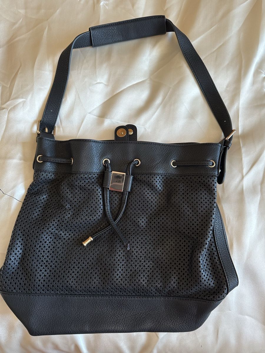 Taschen für Damen: Tasche – Gebraucht aus Volketswil von ben_9s6x