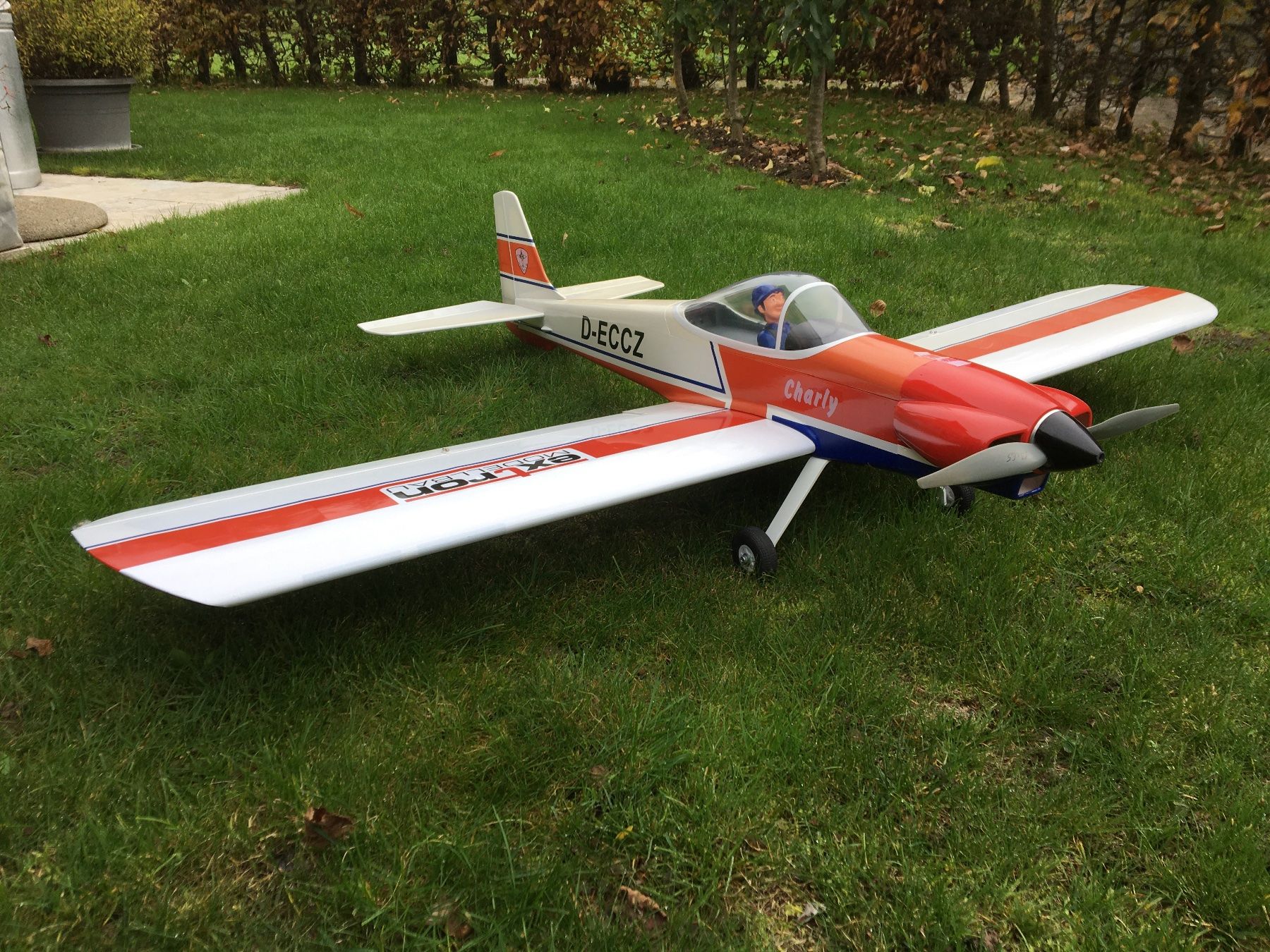Modellismo RC: Charly von WIK - flugfertig - NEU – Nuovo (secondo la descrizione) da Uster venduto da Sysreview