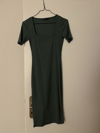 Zara Kleid, Grösse M, Olivgrün, Sommerlich & Elegant