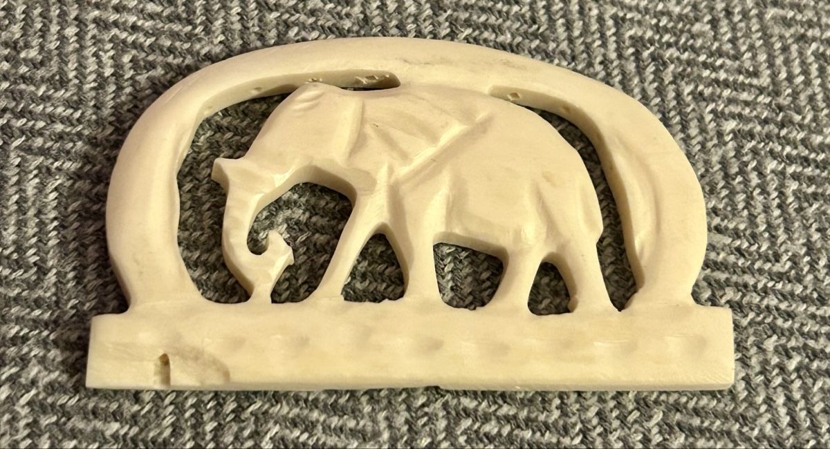 Alle Dekorationen: Éléphant sculpté à la main  Décoration éthnique – Gebraucht aus Petit-Lancy von Pierre_le_voyageur