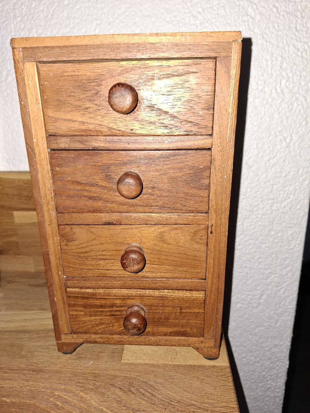 Altro per la casa: Süsse Mini-Kommode aus Holz mit 4 Schubladen – Usato da Bern venduto da rojdabern