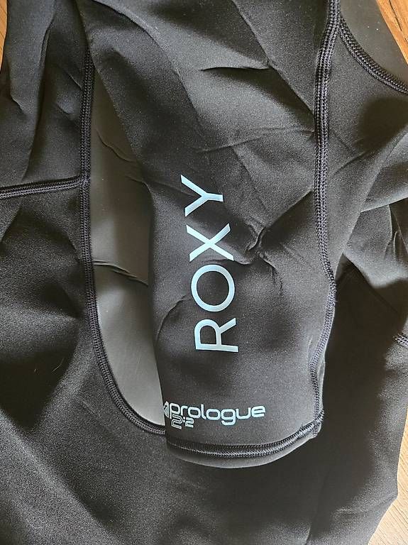 Combinaisons de plongée: Roxy Neopren 2/2 shorty Grösse 12 – D'occasion à Utzenstorf par Ilena01 2