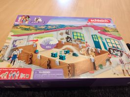 Schleich 42639 Reithalle