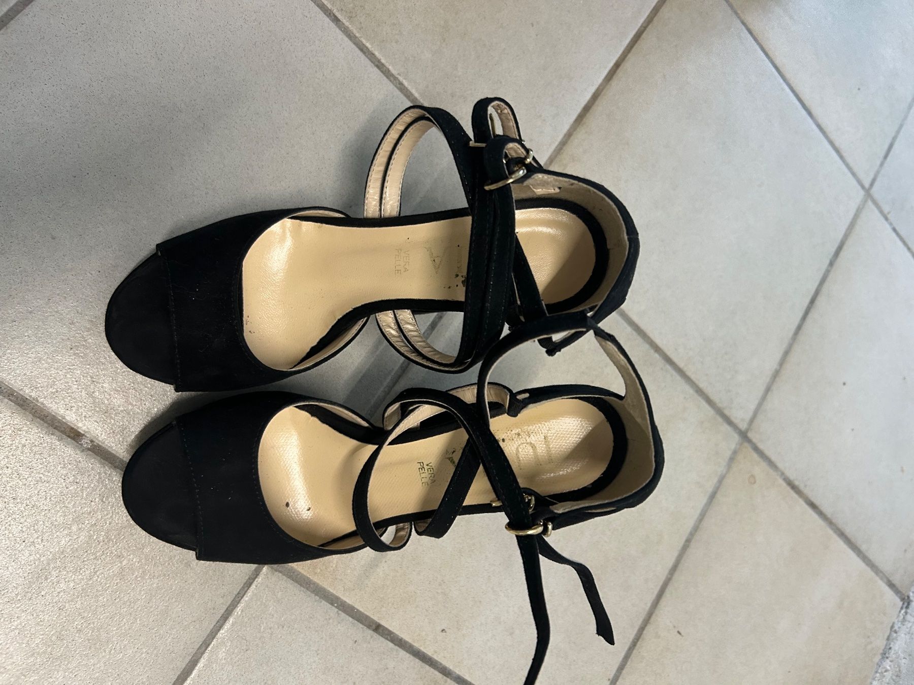 Damenschuhe: Elegante Schwarze Schuhe – Gebraucht aus Zürich von Valentinastoira1 5
