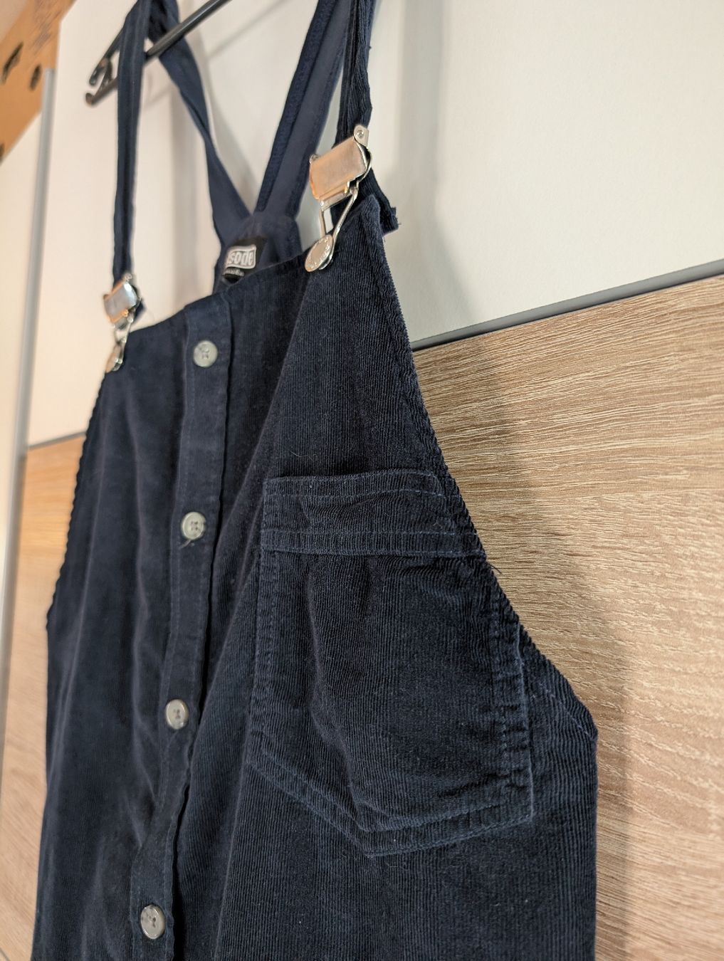 Robes: Cord Dungaree Kleid M  – D'occasion à Ringgenberg BE par Vinyl.Love 2