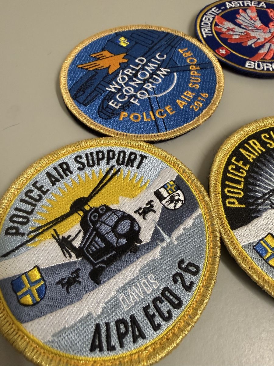 Armée suisse Plaquettes & Badges: Militär Badje sammerstücke  – Neuf (Voir description) à Zürich par papaplatte 2