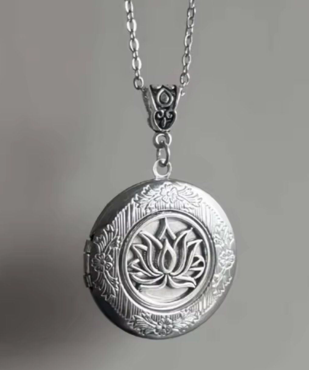 Ciondoli: Anhänger Lotus – Nuovo e nell'imballaggio originale da Eschenbach SG venduto da ...-